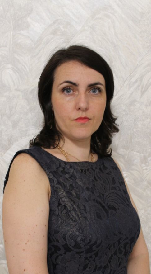Елена Михайлова Ведущий специалист по работе с клиентами